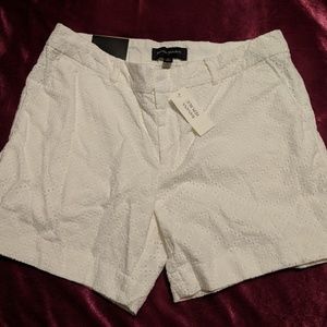 Banana Republic White Eyelet 5" Shorts, Size 6